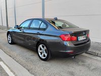 Usado BMW 318 Sport Line 143 CV (105 kW) 2013 Gris / plata Berlina