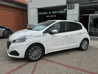 Usado Peugeot 208 Style 82 CV (60 kW) 2017 Blanco Utilitario