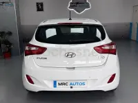 Usado Hyundai i30 GO! 110 CV (80 kW) 2017 Blanco Berlina