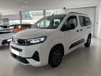 Usado Opel Combo 130 CV (95 kW) 2025 Blanco Monovolumen