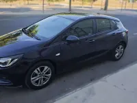 Usado Opel Astra Selective 125 CV (91 kW) 2018 Azul Berlina