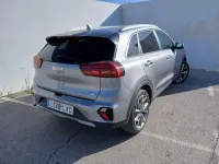 Gebraucht Kia Niro 141 PS (103 kW) 2022 Grau SUV