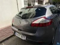 Begagnad Renault Mégane Dynamique 105 HK (77 kW) 2010 Grå Sedan