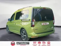 Usado VW Caddy Maxi 122 CV (89 kW) 2022 Verde Monovolumen