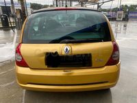 Usado Renault Clio II Dynamique 65 CV (47 kW) 2002 Naranja Berlina
