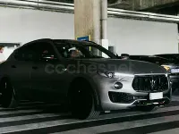 Usado Maserati Levante 430 CV (316 kW) 2018 Gris / plata SUV