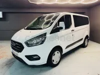 Usado Ford Tourneo Trend 130 CV (95 kW) 2022 Blanco Monovolumen