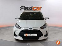 Usado Toyota Yaris Hybrid Active 116 CV (85 kW) 2021 Blanco