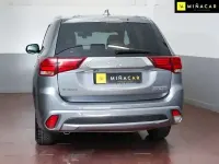 Usado Mitsubishi Outlander P-HEV 203 CV (149 kW) 2016 Gris Pickup/Camioneta