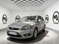 Usado Ford Focus Trend 90 CV (66 kW) 2010 Gris / plata Berlina