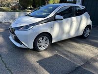 Usado Toyota Aygo X-play 69 CV (50 kW) 2017 Blanco Utilitario