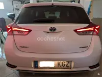 Usado Toyota Auris Hybrid 136 CV (100 kW) 2018 Blanco Berlina