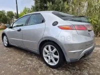 Usado Honda Civic Executive 140 CV (102 kW) 2009 Gris / plata Berlina
