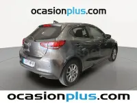 Usado Mazda 2 75 CV (55 kW) 2023 Gris / plata Utilitario