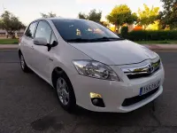 Usado Toyota Auris Hybrid Active 135 CV (99 kW) 2012 Blanco Berlina