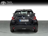 Usado Toyota Yaris Hybrid Active 116 CV (85 kW) 2021 Negro Berlina