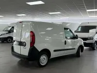 Usado Fiat Doblò 90 CV (66 kW) 2017 Blanco Monovolumen