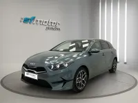 Usado Kia Ceed 136 CV (100 kW) 2023 Azul claro metalizado Utilitario