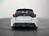 Nieuw Toyota Yaris Hybrid Plus 130 PK (95 kW) 2025 Wit