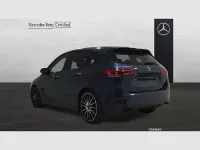 Usado Mercedes B180 116 CV (85 kW) 2021 Azul denim Utilitario