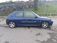 Usado Peugeot 306 90 CV (66 kW) 1999 Azul Berlina