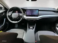Usado Skoda Octavia Selection 150 CV (110 kW) 2025 Gris / plateado Berlina