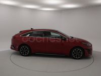 Usado Kia ProCeed GT-Line 120 CV (88 kW) 2022 Rojo Familiar
