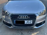 Usado Audi A1 Sportback Ambition 86 CV (63 kW) 2014 Gris / plata Utilitario