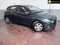 Usado Hyundai i20 100 CV (73 kW) 2022 Gris Berlina
