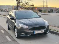 Usado Ford Focus Trend 125 CV (91 kW) 2016 Gris / plata Familiar