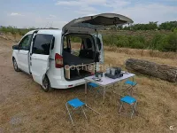Usado Ford Tourneo Courier Trend 95 CV (69 kW) 2016 Blanco Monovolumen