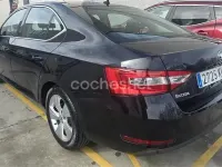 Usado Skoda Superb Ambition 150 CV (110 kW) 2017 Negro Berlina