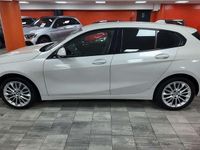 Usado BMW 118 Sport Line 136 CV (100 kW) 2020 Blanco Utilitario