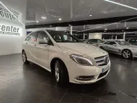 Usado Mercedes B200 136 CV (100 kW) 2012 Blanco Utilitario