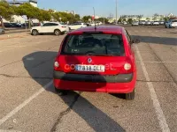 Usado Renault Clio II 60 CV (44 kW) 2004 Rojo Berlina