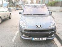Usado Peugeot 1007 110 CV (80 kW) 2005 Gris / plata Monovolumen