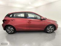 Usado Hyundai i20 99 CV (72 kW) 2024 Dragon red Berlina