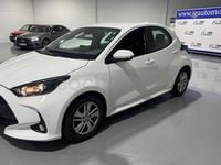 Usado Toyota Yaris Hybrid Business Edition 116 CV (85 kW) 2022 Blanco Berlina