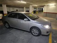 Usado Toyota Corolla Sol 124 CV (91 kW) 2007 Gris / plata Berlina