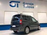 Usado Ford Tourneo Courier Titanium 100 CV (73 kW) 2019 Gris / plata Monovolumen