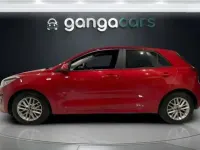 Usado Kia Rio 101 CV (74 kW) 2023 Rojo Berlina