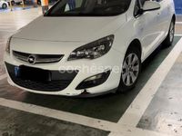 Usado Opel Astra Business 110 CV (80 kW) 2014 Negro Familiar