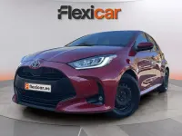 Usado Toyota Yaris Hybrid Active 116 CV (85 kW) 2023 Rojo Berlina