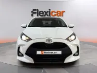 Usado Toyota Yaris Active 111 CV (81 kW) 2020 Blanco Berlina