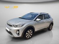 Usado Kia Stonic 100 CV (73 kW) 2025 Gris / plata SUV