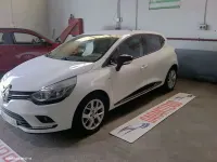 Usado Renault Clio LIMITED 90 CV (66 kW) 2019 Blanco Utilitario