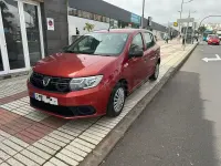 Usado Dacia Sandero Ambiance 73 CV (53 kW) 2018 Granate Berlina