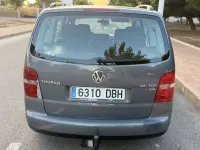 Usado VW Touran Advance 105 CV (77 kW) 2004 Gris Monovolumen