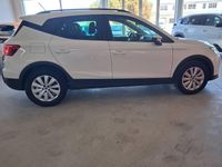 Usado Seat Arona Style 110 CV (80 kW) 2022 Blanco SUV