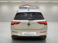 Usado VW Golf VIII 110 CV (80 kW) 2021 Blanco Berlina